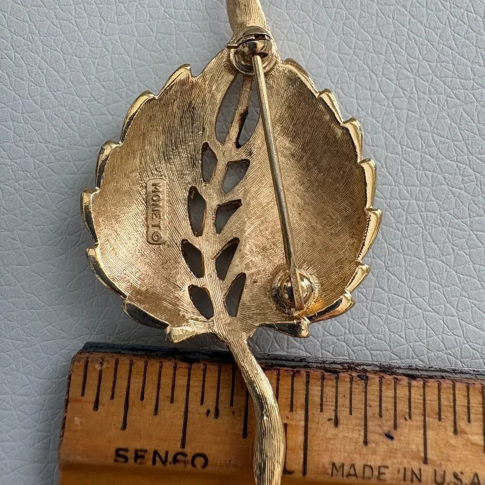 Three Vintage Gold Tone Brooches Two Leaves and a Bow - Picture 4 of 11